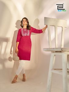 Pantalon Zari Kurti brodé nouvellement publié de style traditionnel artisanal avec tissu en soie douce pour une exportation régulière de vêtements de fête - Product Image 3