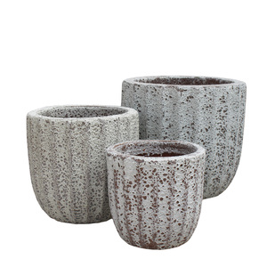 กระถางต้นไม้เซรามิกเคลือบกลางแจ้งผลิตจากโรงงานเวียดนามทนทานและตกแต่งได้สมบูรณ์แบบสำหรับสวนและลานบ้าน - Product Image 1