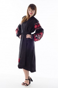 Robe mi-longue brodée de créateur ukrainien à manches longues col en V coton mode bouton décoration naturel écologique mi-longueur - Product Image 2