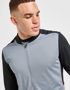 Survêtement gris et noir pour homme avec blocs de couleur, fermeture éclair intégrale, poches latérales, design sportif respirant, idéal pour l'automne - Product Image 5