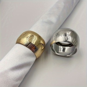 Anneaux de serviette en métal fini argent et or, 2 pièces, accessoire de table de fête de Noël pour présentoir de serviettes en papier. - Product Image 1