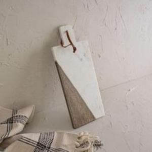 Planche à découper élégante en marbre et en bois avec poignée intégrée pour un transport facile et un service élégant lors des réunions de famille - Product Image 5