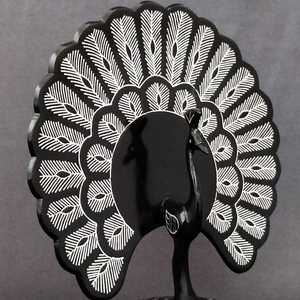 Pieza de exhibición de metal ecológica con incrustaciones de plata hecha a mano para decoración del hogar para ocasiones navideñas y Diwali - Product Image 4