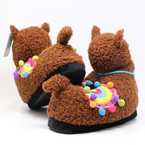 Pantuflas SLOFFIES de Alpaca para Adultos, Talla Única, Diseño Cerrado con Estampado Lindo, Suela Antideslizante de EVA, Forro de PVC, Invierno - Product Image 4