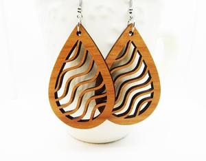 Pendientes Afro de madera Natural para mujer, aretes africanos de madera personalizados - Product Image 1
