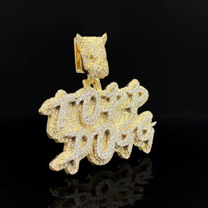 Pendentif Hip Hop personnalisé en acier inoxydable avec des accents de diamants - Product Image 1