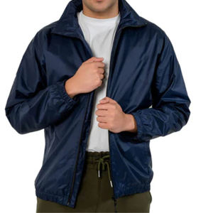 Chaqueta cortavientos con cremallera impermeable personalizada, chaqueta deportiva con manga estampada y puños ajustables de nailon y poliéster para hombre - Product Image 4