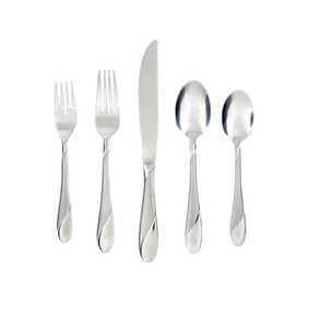 Elegante juego de cubiertos de boda de 5 piezas en acero inoxidable con estilo de diseñador perfecto para el hogar y accesorios de comedor artículos de cocina - Product Image 5