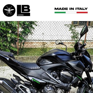 Adesivi Protettivi in Carbonio per Serbatoio Moto Kawasaki con Protezioni Laterali per Uso Decorativo - Product Image 4