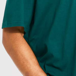 Camiseta Oversize Moderna para Hombre con Estilo Urbano y Tela Ligera para el Verano - Product Image 5