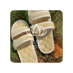 Tongs en luffa naturel Conception douce, légère et durable - Product Image 1