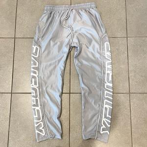 กางเกงวอร์มผู้ชายแบบลำลองระบายอากาศแห้งเร็วกันน้ำกลางแบ็กกี้ขากว้างกางเกงวิ่งผ้าไหมพิมพ์หน้าจอน้ำหนักเบา - Product Image 3