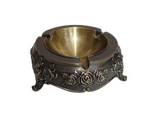 ที่เขี่ยบุหรี่ทองเหลืองคลาสสิก สำหรับการตกแต่งแบบดั้งเดิมและทันสมัย ที่เขี่ยบุหรี่ทองเหลืองขัดเงา ให้ผิวสัมผัสเรียบเนียนและเงางาม ผลิตด้วยงานฝีมือ - Product Image 6