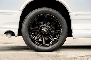 Excellent rapport qualité-prix, véhicule d'occasion 2013 GMC Savana G2500 Explorer Conversion Van, prêt à être expédié - Product Image 5