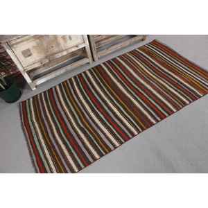 Tapis turc 3,37 x 6,3 pieds, tapis Kilim vintage, tapis en laine marron à motifs de plantes et d'arbres - Product Image 3