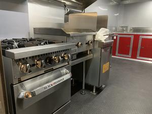 Camionnette mobile de restauration standard australienne, mini-remorque alimentaire pour hot-dogs, bonbons, chips, en aluminium, garantie de 2 ans, entièrement équipée - Product Image 6