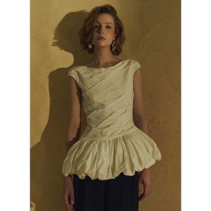 Blusa de nube superior de alta calidad para mujer Servicios ODM Vietnam Made XL Tamaño Patrón de globo drapeado Temporada de invierno - Product Image 1