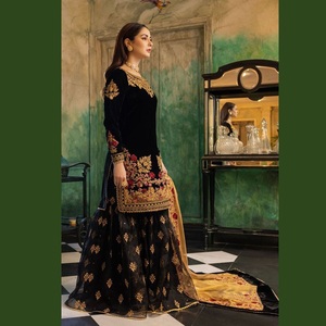 Costume en soie pakistanaise ethnique de couleur grise, robe Farshi Salwar Kameez de créateur de vente chaude du Pakistan Inde WS INTERNATIONAL - Product Image 2