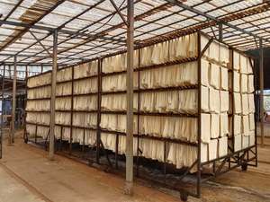 แผ่นยางพาราธรรมชาติแบบมีร่อง สีเหลืองรมควัน RSS 1 2 3 แผ่นยางขึ้นรูปสำหรับการแปรรูปอุตสาหกรรม - Product Image 2