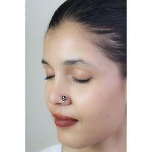 Bijou de corps en argent 925, pince-nez triangulaire tribal Nazakat en onyx noir, design à clipser, pour cadeau d'enfant, avec diamant 14K - Product Image 3