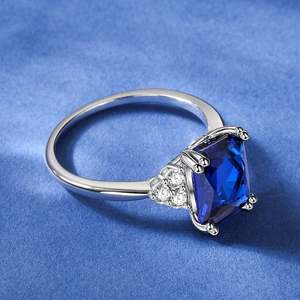 Jeulia Classic <b>Emerald</b> Cut Sterling <b>Silver</b> Engagement <b>Ring</b> with Claw Setting - Product Image 6