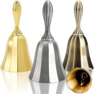 Cloche en laiton massif avec poignée en bois Design unique Forme personnalisée Cloche à main couleur or du fabricant en Inde - Product Image 1