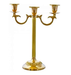 Chandelier bougeoir à bras multiples pour centre de table d'anniversaire de mariage en vintage. - Product Image 4