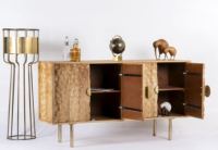 Buffet 4 portes en bois de manguier naturel, fini à la main, martelé, avec cadre en fer moderne, styles d'intérieur, décoration intérieure