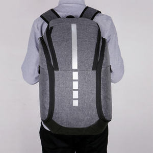 Mochila deportiva impermeable para hombre y mujer con gran espacio para gimnasio, fútbol, voleibol, natación, baloncesto, viaje y almacenamiento para ordenador portátil - Product Image 6