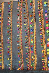 Tela de encaje bordado floral colorido con patrones intrincados Material de moda de gama alta para zapatos Bolsos Ropa - Product Image 1