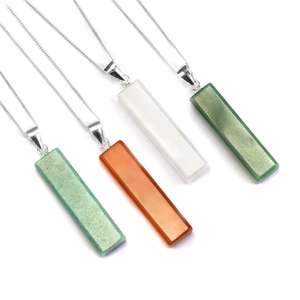 Collier à pendentif en résine de style vintage personnalisé pour femmes chaîne papillon en plaqué or bijoux de mode tendance Design unique - Product Image 2