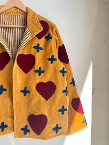 Veste en velours brodée de cœurs, faite à la main, matelassée, manteau d'hiver réversible, vintage, unisexe, bohème, vêtement d'extérieur, cadeau pour elle - Product Image 2