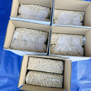OEM, ODM บรรจุภัณฑ์ เม็ดมะม่วงหิมพานต์ ขายส่ง เม็ดมะม่วงหิมพานต์ W180 W240 W320 เมล็ดมะม่วงหิมพานต์ ซานติโก ส่งออกไปยังตะวันออกกลางและสหภาพยุโรป - Product Image 1
