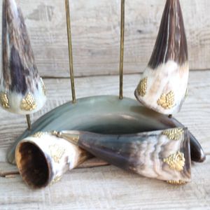 Auténticas copas de cuerno para beber hechas a mano para amantes de la cerveza hechas por Tayyab Handicraft - Product Image 1