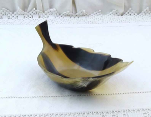 Bol en corne de buffle en forme de feuille fait à la main et poli parfait pour la décoration de table rustique accessoire de cuisine écologique et unique - Product Image 4