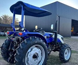 Tractor Agrícola Volvo 504 4WD de Alto Rendimiento con Componentes Clave (Bomba, Motor, Caja de Cambios) 70HP Alta Productividad Transmisión por Engranajes - Product Image 2