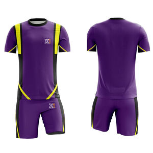 ลูกฟุตบอลผ้าโพลีเอสเตอร์100% คุณภาพระดับมืออาชีพปรับโลโก้ของคุณเอง - Product Image 1