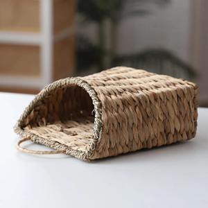 Panier suspendu tissé en jacinthe d'eau, panier mural suspendu fait à la main, panier de rangement en gros, écologique, fabriqué au Vietnam - Product Image 3