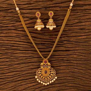 Ensemble de pendentifs antiques de l'inde du sud avec placage en or mat pour dames dans l'ensemble - Product Image 1