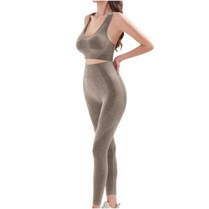 Conjunto Deportivo de Yoga para Mujer, Personalizado, Otoñal, Sin Costuras, Transpirable, Suave, de Spandex/Poliéster, Sujetador Deportivo y Leggings Cómodos para Entrenamiento - Product Image 1