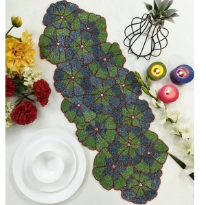 ผ้าคาดโต๊ะประดับลูกปัดหรูหราระดับพรีเมี่ยมพร้อมที่รองจานลายดอกไม้ที่ทันสมัยสำหรับการรับประทานอาหารและวันหยุดชั้นสูง - Product Image 2