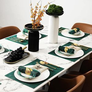 Servilletero de aleación Mertal en forma de hoja dorada para decoración de fiestas, añade un toque elegante a tu mesa de comedor - Product Image 4