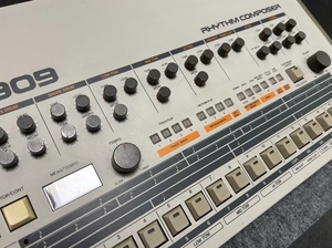 Sintetizador TR-909 de Alta Calidad y Gran Venta - Product Image 4