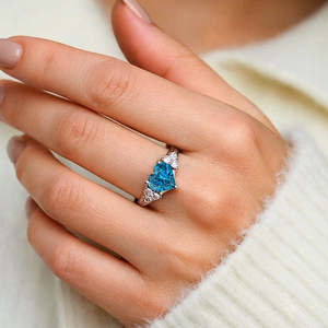 Anillo de Diamantes Azul Real Zarkan, Platino Marcado de 14k, Corte Radiante, Gema Geométrica, Anillo de Compromiso - Product Image 1