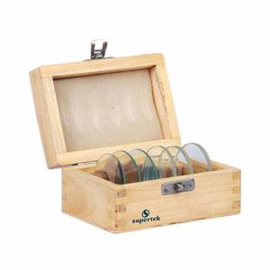 Ensemble de six lentilles en verre, double convexe, plano-convexe, concave et plus encore, dans une boîte de rangement - Product Image 1