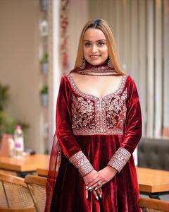 Indien fait à la main Bollywood Designers traditionnels velours séquence broderie travail Anarkali femmes robe et Palazzo avec Dupatta - Product Image 3