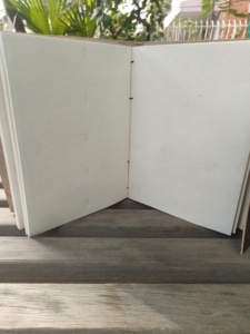 Journal en cuir gaufré de taille B5 de qualité supérieure couverture rigide en papier fait main avec reliure thermique journal d'écriture personnalisé pour cadeau - Product Image 5