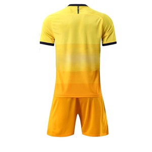 Bon fabricant, uniforme de football pour hommes, entièrement personnalisé, best-seller, uniforme de football anti-rides et anti-rides de haute qualité - Product Image 2
