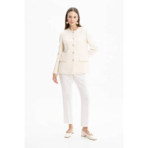 Chaqueta Beige con Cuello Mandarín y Detalle de Borlas para Otoño - Product Image 2