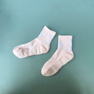 New Wholesale Solid <b>Black</b> White Multi-Colors Casual <b>Socks</b> Autumn Season Custom Logo on Cuff Short <b>Socks</b> for Both Men and Women - Product Image 2